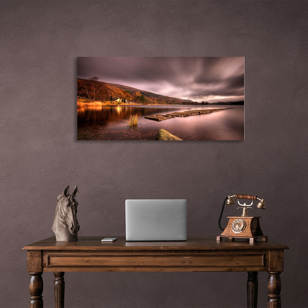 Leinwandbild „Natursee und Berge“