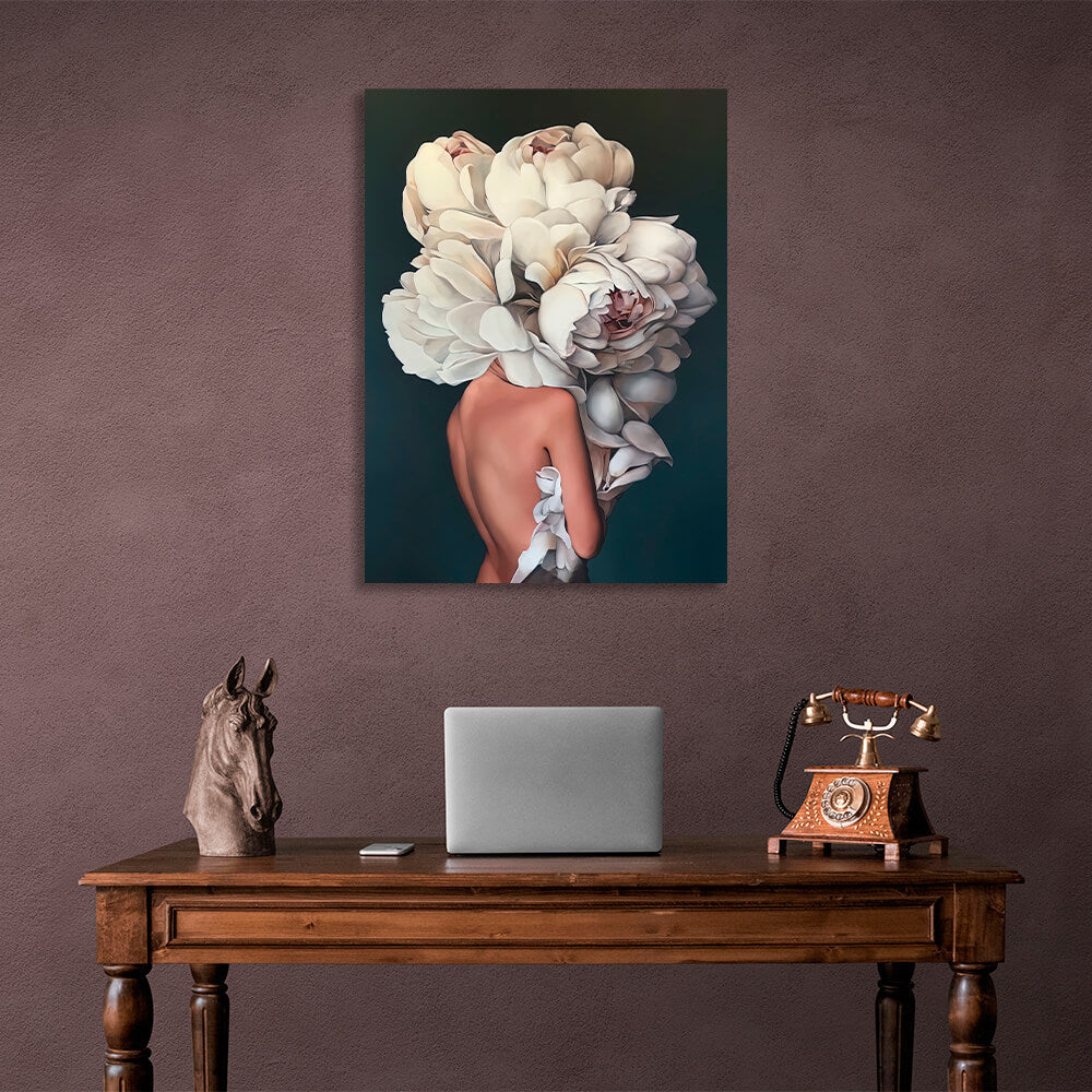 Das Mädchen mit den weißen Blumen auf dem Kopf ist ein grüner Leinwand-Kunstdruck.