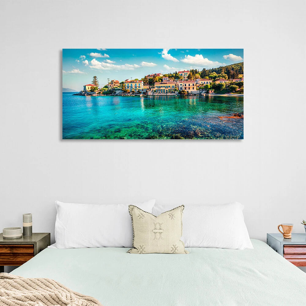 Kunstdruck auf Leinwand „Eine Stadt in der Nähe des Meeres mit klarem Wasser“