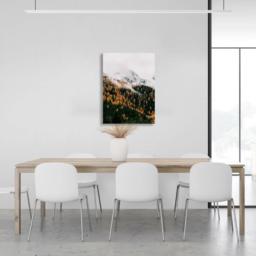 Leinwandbild „Herbstwald am Fuße des Berges“