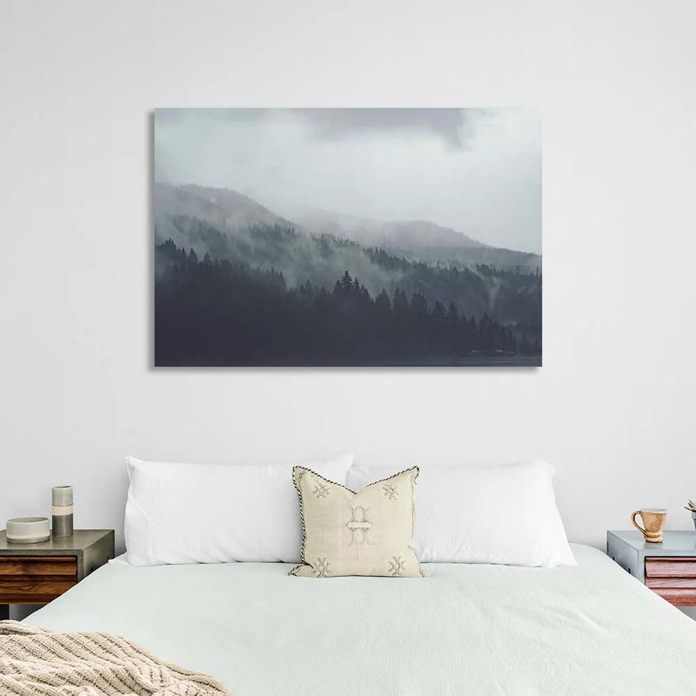 Kunstdruck auf Leinwand, Nebel, der von den Bergen herabkommt
