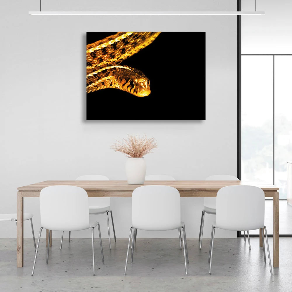 Kunstdruck auf Leinwand mit goldener Schlange