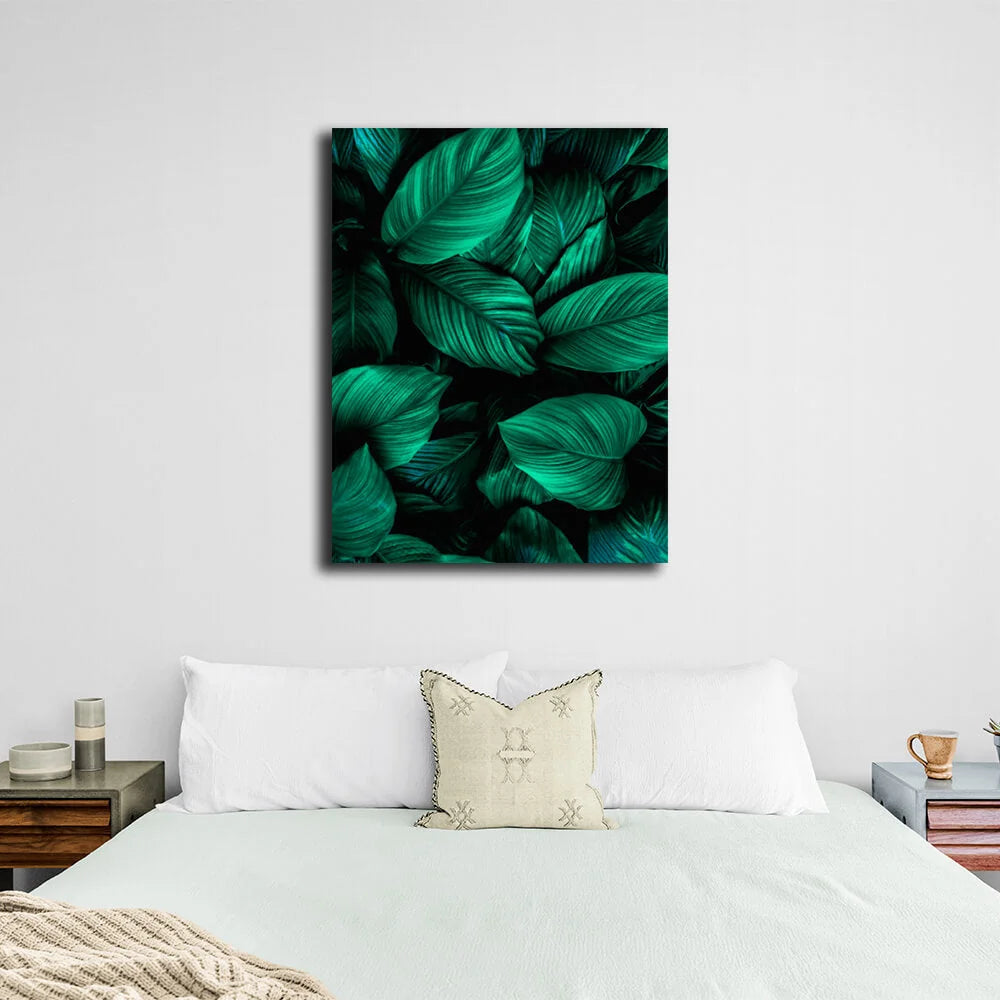 Kunstdruck auf Leinwand mit grünen tropischen Blättern