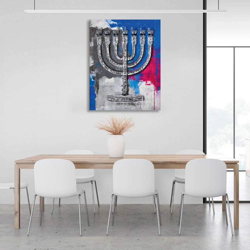 Leinwandbild mit siebeneckiger Lampe und Kerzen