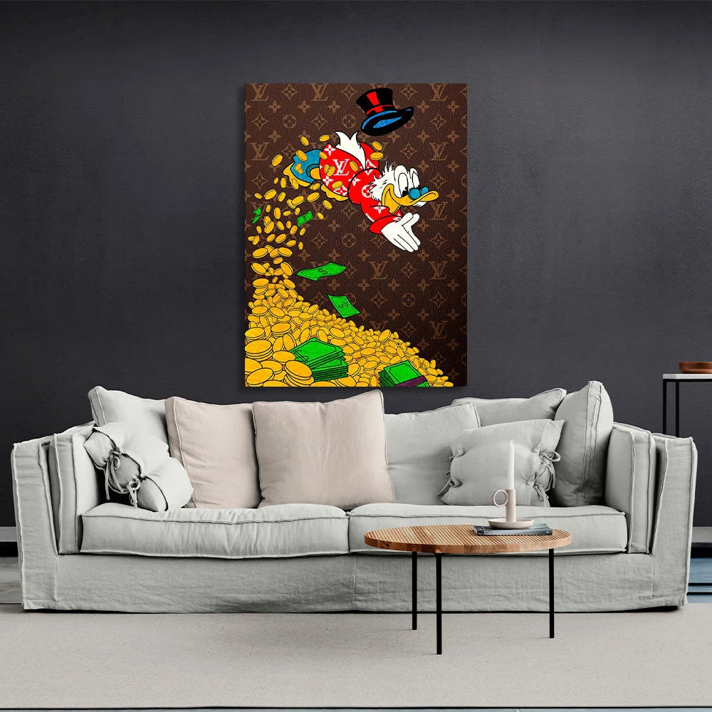 Scrooge schwimmt in einem Pool aus Gold. Inspirierender Kunstdruck auf Leinwand.