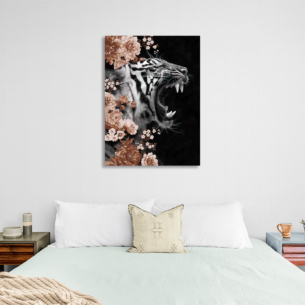 Tigerin in Farben auf schwarzem Hintergrund mit Blumen Leinwand Wand Kunstdruck