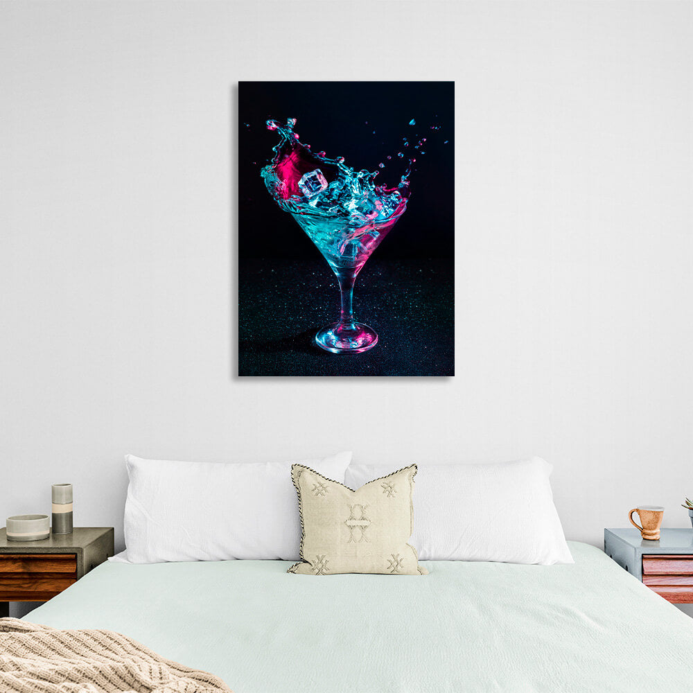 Kunstdruck auf Leinwand mit Cocktailglas