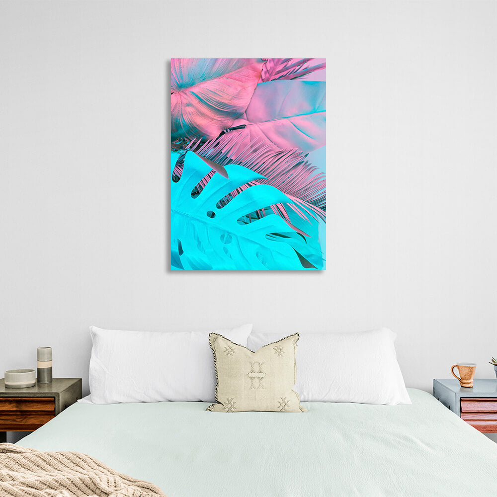 Kunstdruck auf Leinwand mit tropischen Blättern in Blau und Rosa