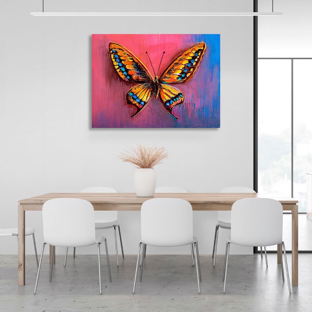 Orangefarbener Schmetterling auf rosa und blauem Hintergrund – Kunstdruck auf Leinwand