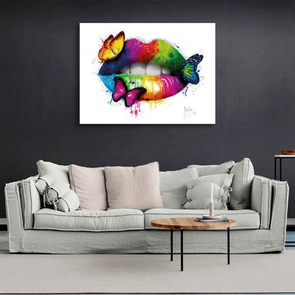 Lippen in Regenbogenfarben mit drei Schmetterlingen auf Leinwand, Kunstdruck