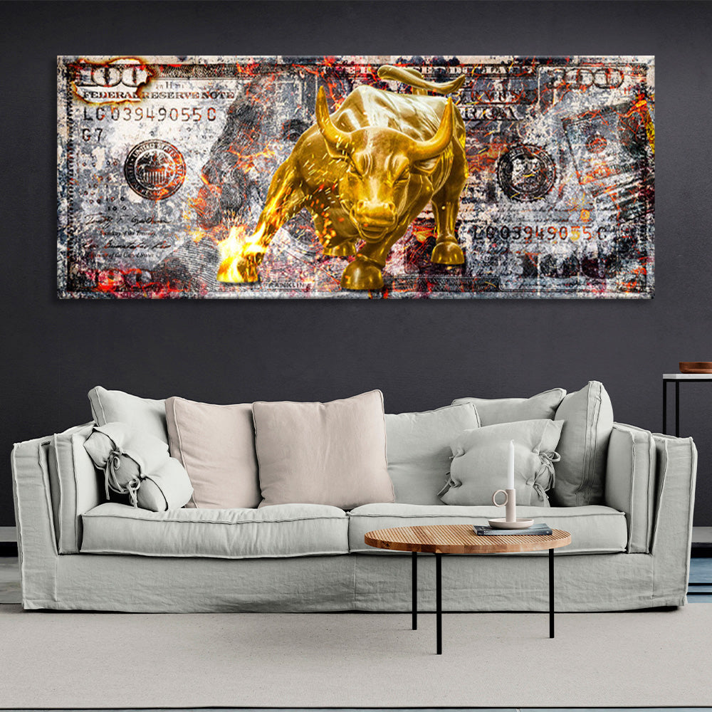 Ein goldener Bulle auf einem 100-Dollar-Schein. Inspirierender Kunstdruck auf Leinwand.