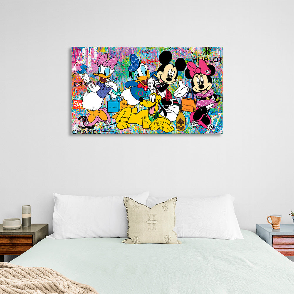 Mickey Mouse und seine Freunde auf farbigem Hintergrund mit Hublot-Aufschrift, Kunstdruck auf Leinwand