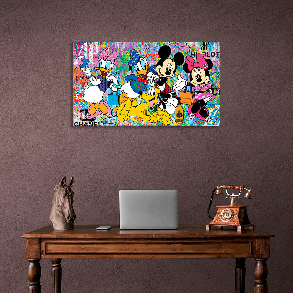 Mickey Mouse und seine Freunde auf farbigem Hintergrund mit Hublot-Aufschrift, Kunstdruck auf Leinwand