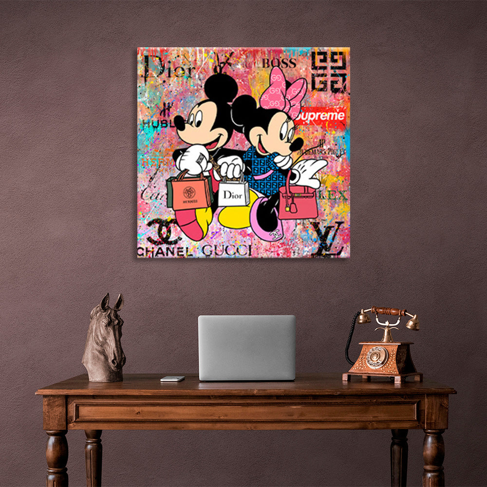 Mickey und Mini Mouse kaufen bei verschiedenen Marken ein – Kunstdruck auf Leinwand