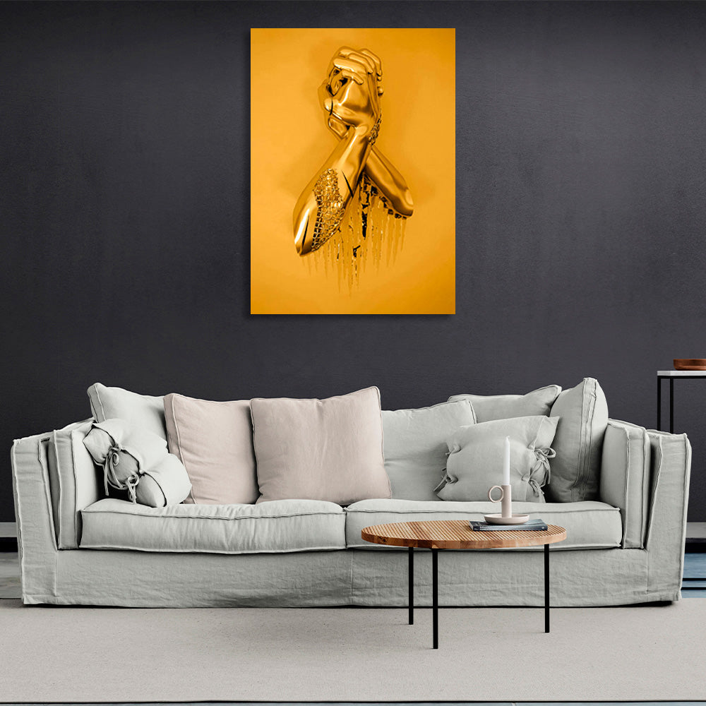 Hände in Goldfarbe auf goldenem Hintergrund – Kunstdruck auf Leinwand