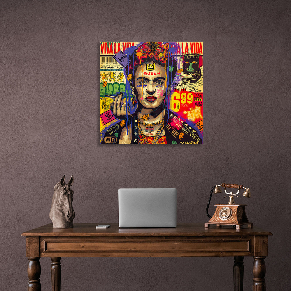 Inspirierender Kunstdruck auf Leinwand mit Graffiti-Motiv von Frida Kahlo