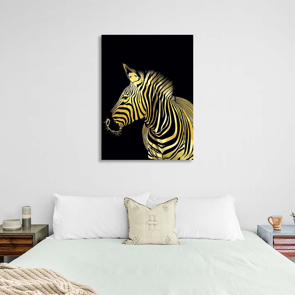 Leinwandbild Goldenes Zebra auf schwarzem Hintergrund