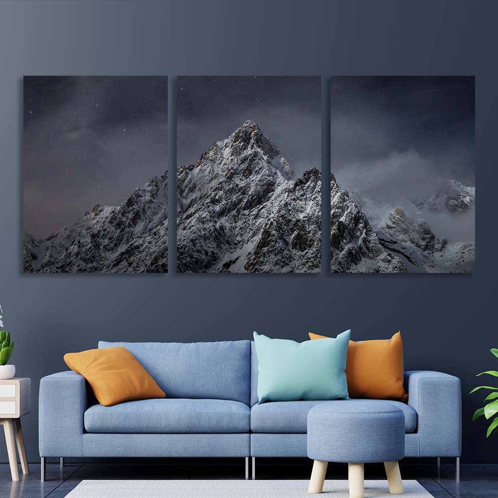 Kunstdruck auf Leinwand, mehrteilig, Berggipfel vor dem Hintergrund des Sternenhimmels