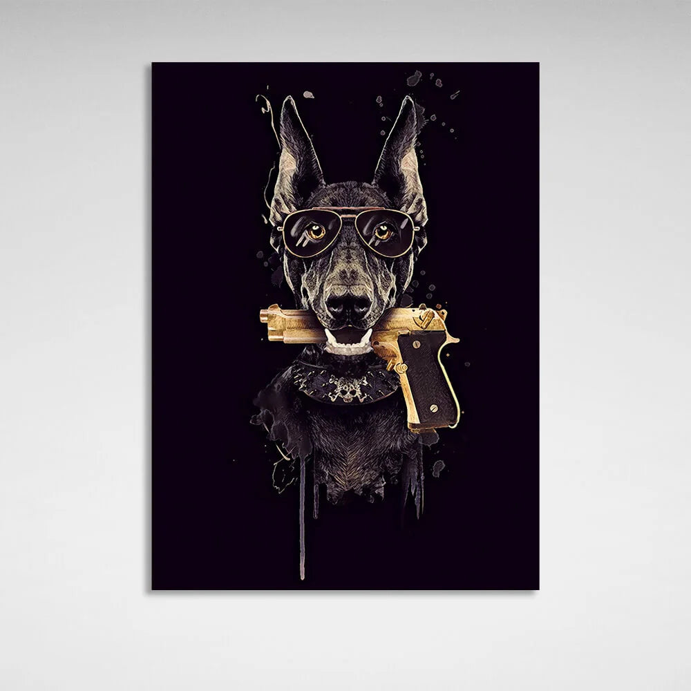 Dobermann mit einer Pistole zwischen den Zähnen. Kunstdruck auf Leinwand.