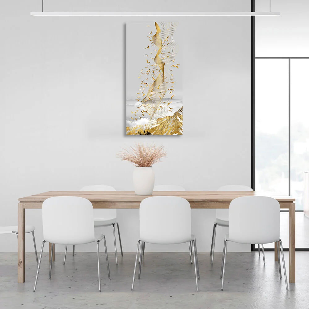 Kunstdruck auf Leinwand mit goldenen Vögeln über einem goldenen Berg auf grauem Hintergrund