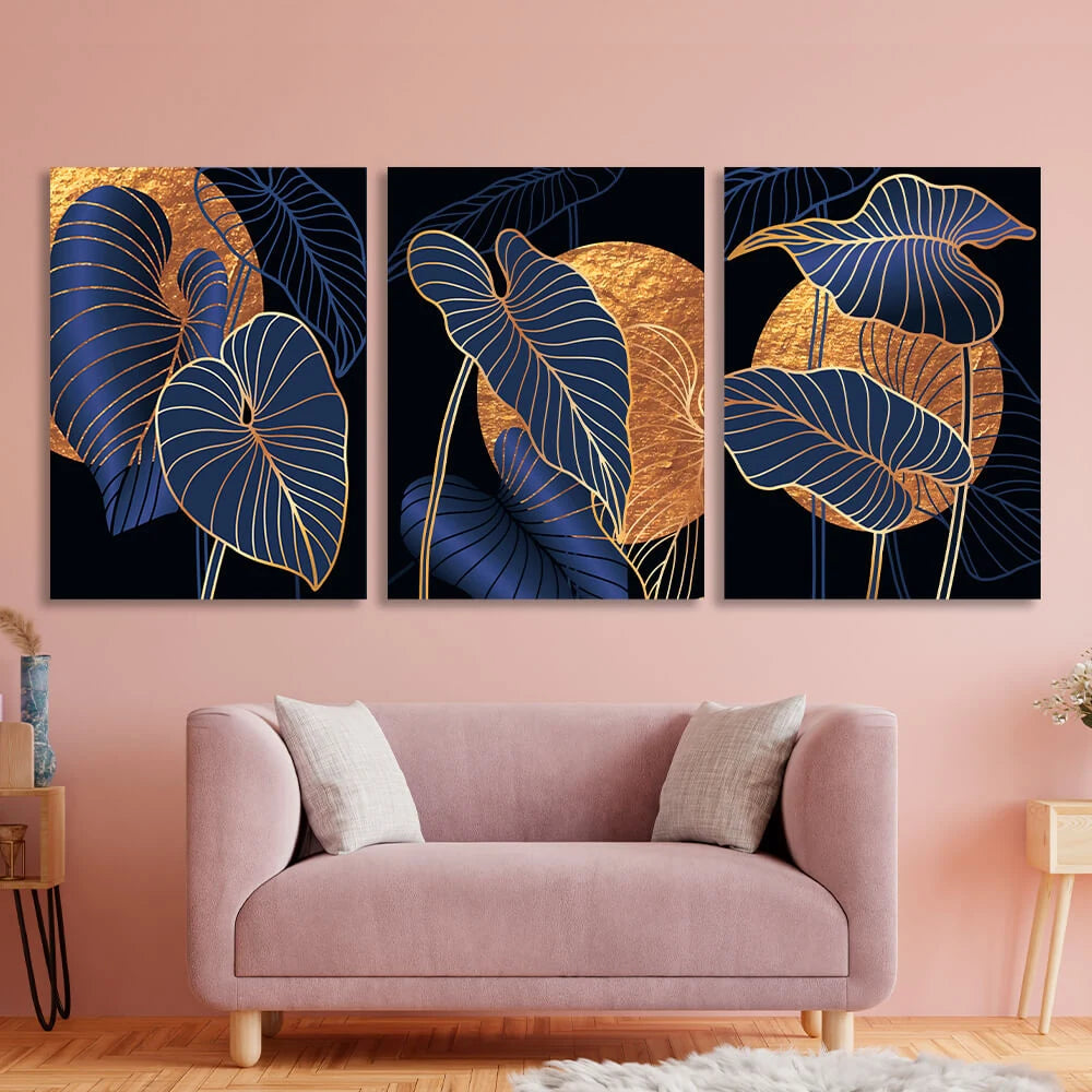 Modularer mehrteiliger Kunstdruck auf Leinwand mit blau-goldenen Blütenblättern