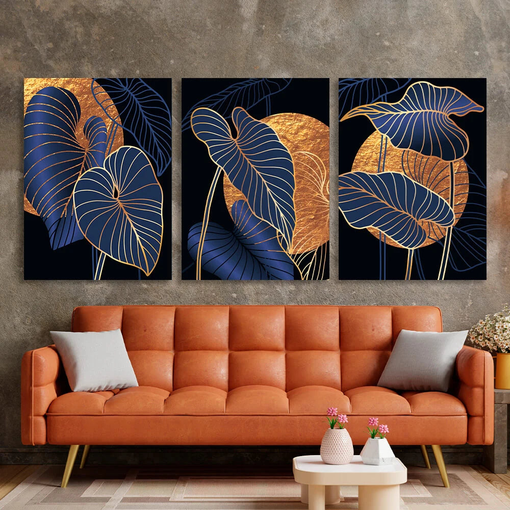 Modularer mehrteiliger Kunstdruck auf Leinwand mit blau-goldenen Blütenblättern